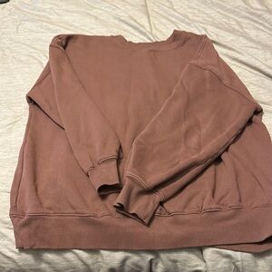 Woman’s Old Navy crew neck pullover. Size small.